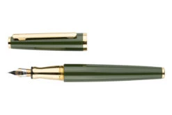 Otto Hutt Design 06 Olive Green Vulpen