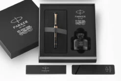 Parker® Parker Duofold 135 Years Anniversary Black GT Vulpen 12 Parker® Parker Duofold 135 Years Anniversary Black GT Vulpen -Schrijfgerei Parker Duofold 135 Years Fountain Pen GT 6
