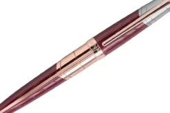 Caran D'Ache Justice League Wonder Woman Vulpen -Schrijfgerei WW20Car203