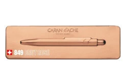 Caran D'Ache 849 Brut Rose Balpen -Schrijfgerei carandache 849 brutrose 3
